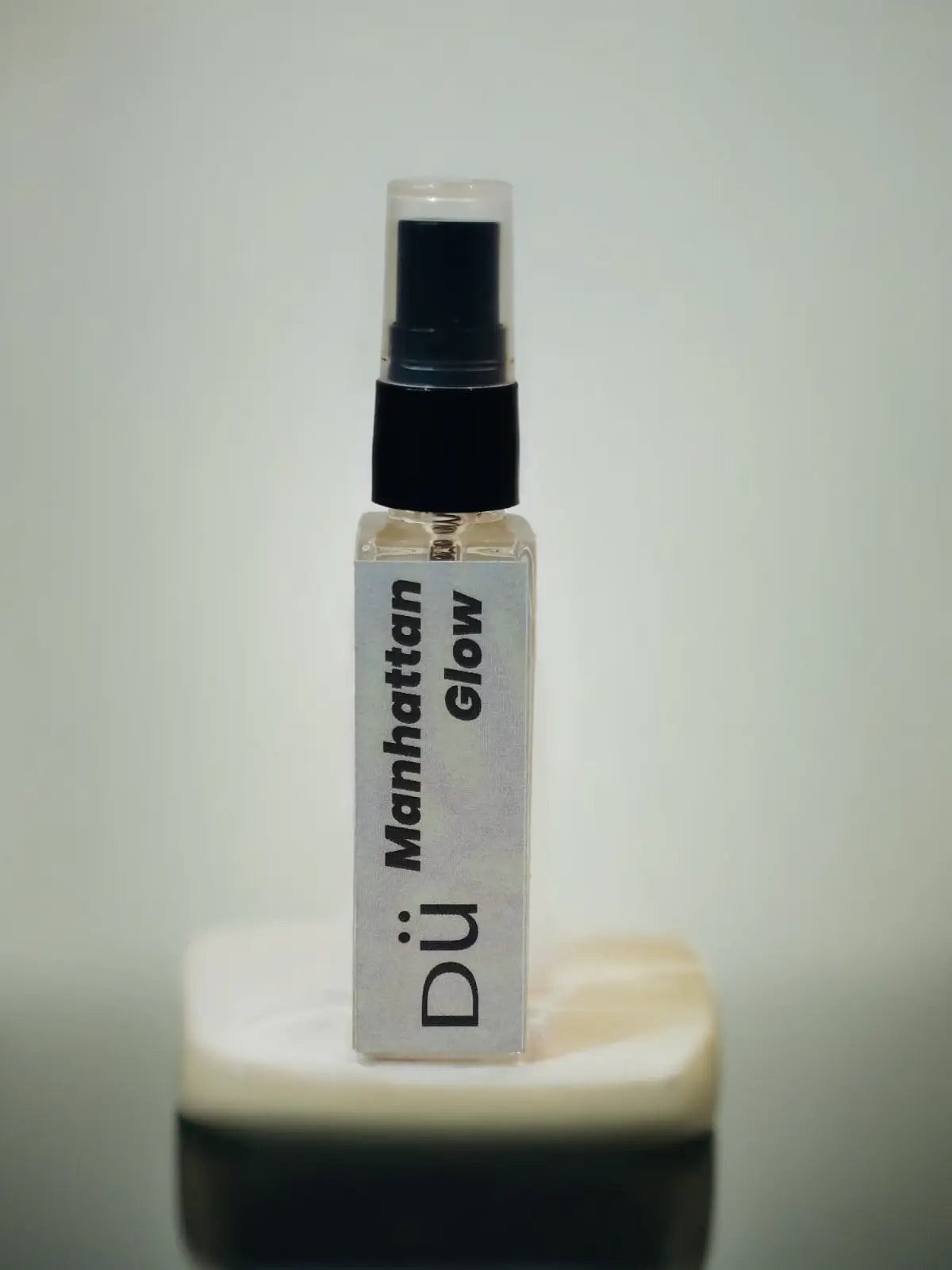 Manhattan Glow 10ml - DÜSSELDORF Luxury Imported Perfume India