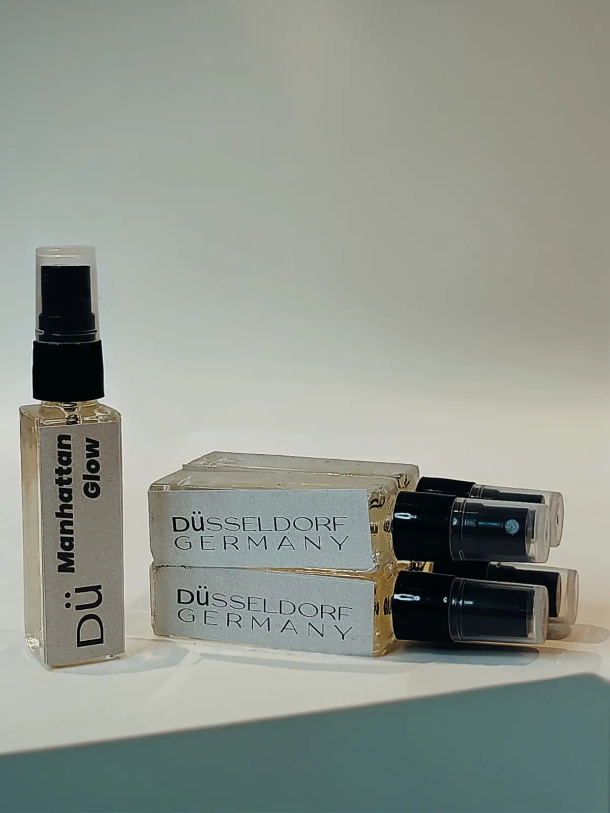 Manhattan Glow 10ml - DÜSSELDORF Luxury Imported Perfume India